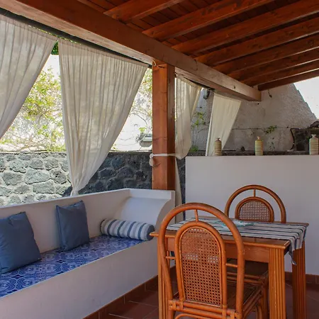 Crimi * Vulcano (Isola)